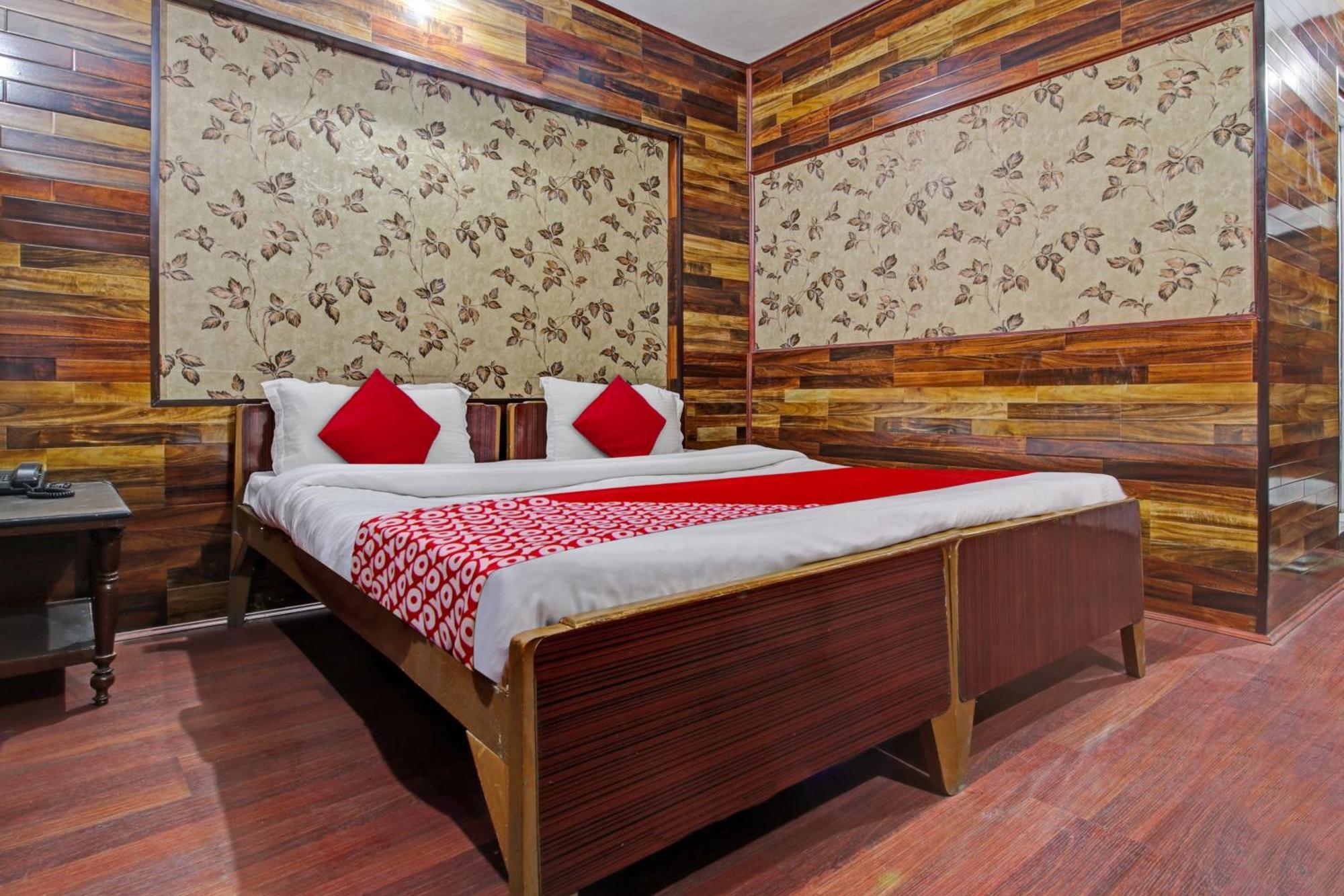 Hotel Ab-I-Hayat Сринагар Экстерьер фото