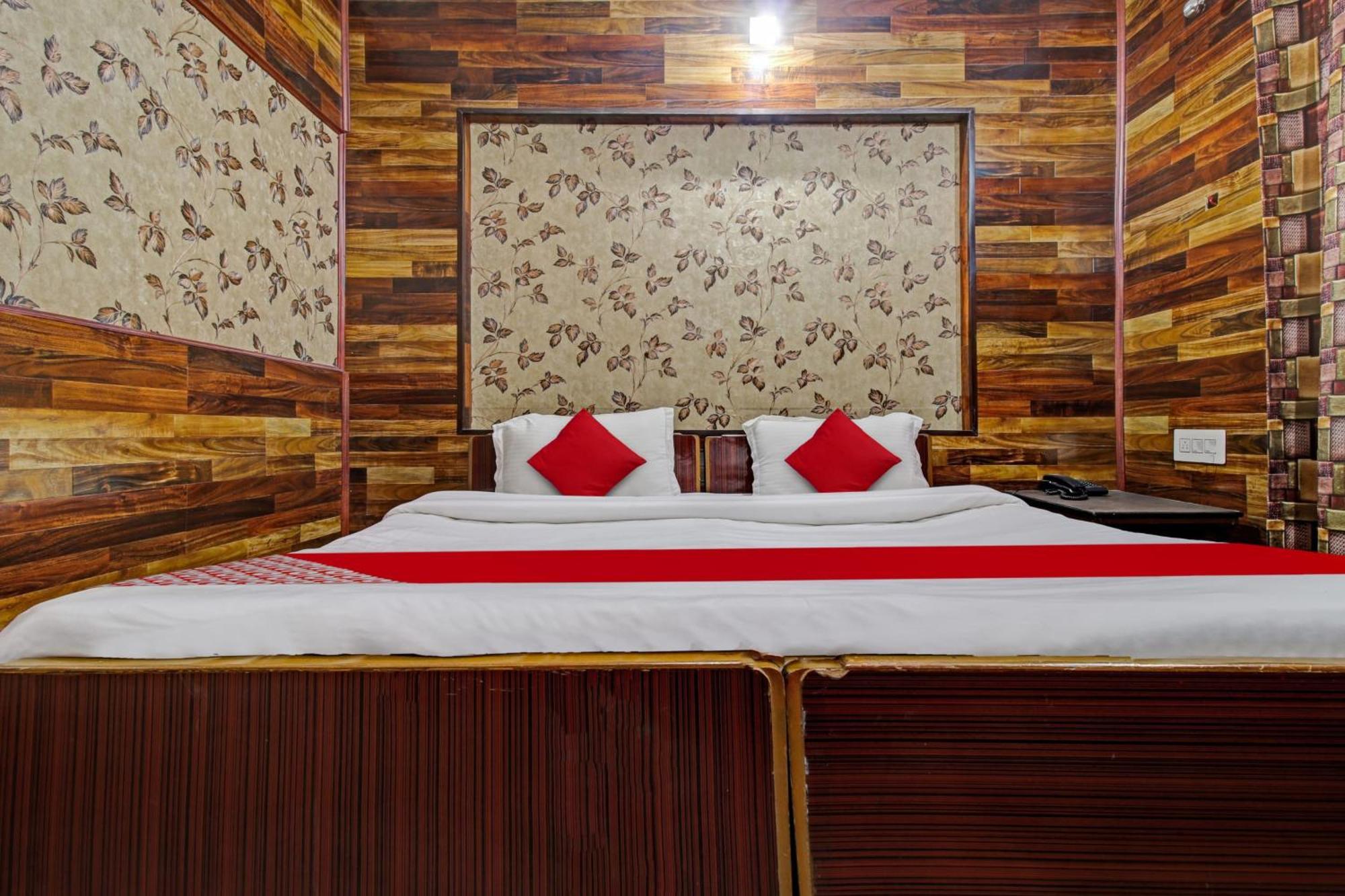 Hotel Ab-I-Hayat Сринагар Экстерьер фото